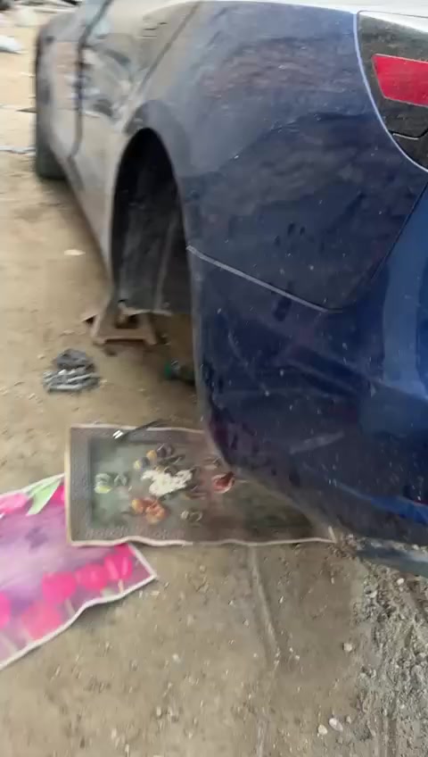 من قلب الحدث هاي السيارة هسه اجتني راح ابدل ماطوره ان شاء الله اخوان لطبون بيه استعراضات ترة هاي تاليت الاستعراضات حرامات والله اخوكم ابو جان للصيانة تسلا ***********
