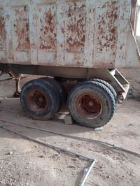 شاحنات • بيش عارضه