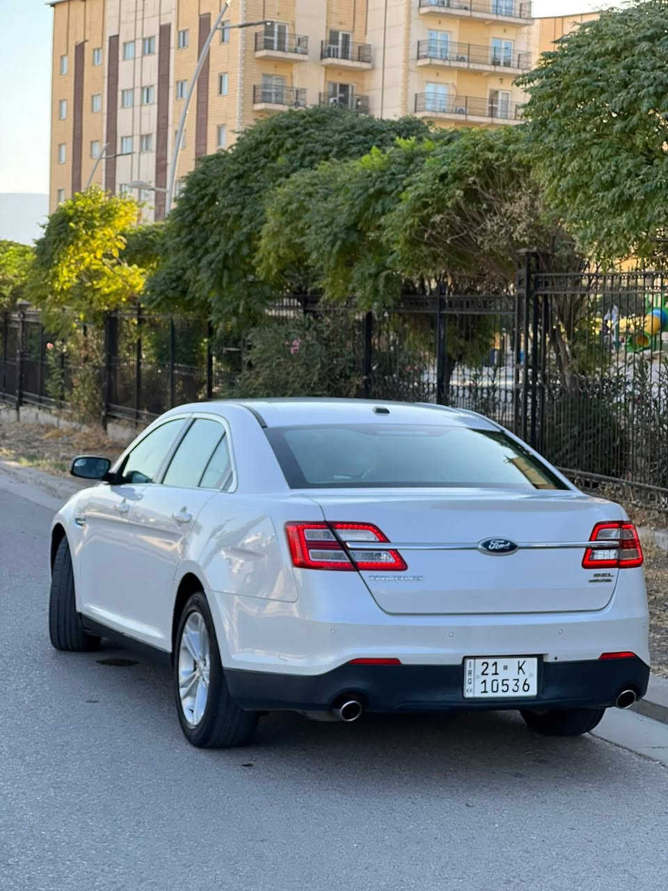 السلام عليكم
فورد تورس 2013 SEL 
 السياره كفاله من 
التبديل والصبغ بيها بارد كلش صغير اصبعين وبيه ضربه الجاملغ الصدر اليمنه وباب والجاملغ الي وره باب السايق وبعدها الضربه على حطيتها ترجع بارد

 كير ومكينة خير من الله ماشية 108 مايل حقيقي  هزة ورقم وسنوية كله جديد ل 2030 شرط تحويل وغرامة ثاني يوم السياره احلى من الصور

 فول مواصفات السياره كشنات جلد 

كشنات كهربائي تبريد قطعتين جام كهربائي كير عادي اوتوماتيك 3 شاشات شاشة كبيرة حساسات خلفي مرايات هيتر  داخل بيجي

سعرها 115وبيها مجال مكان السياره بغداد الكاظمية

*********** بي واتساب
