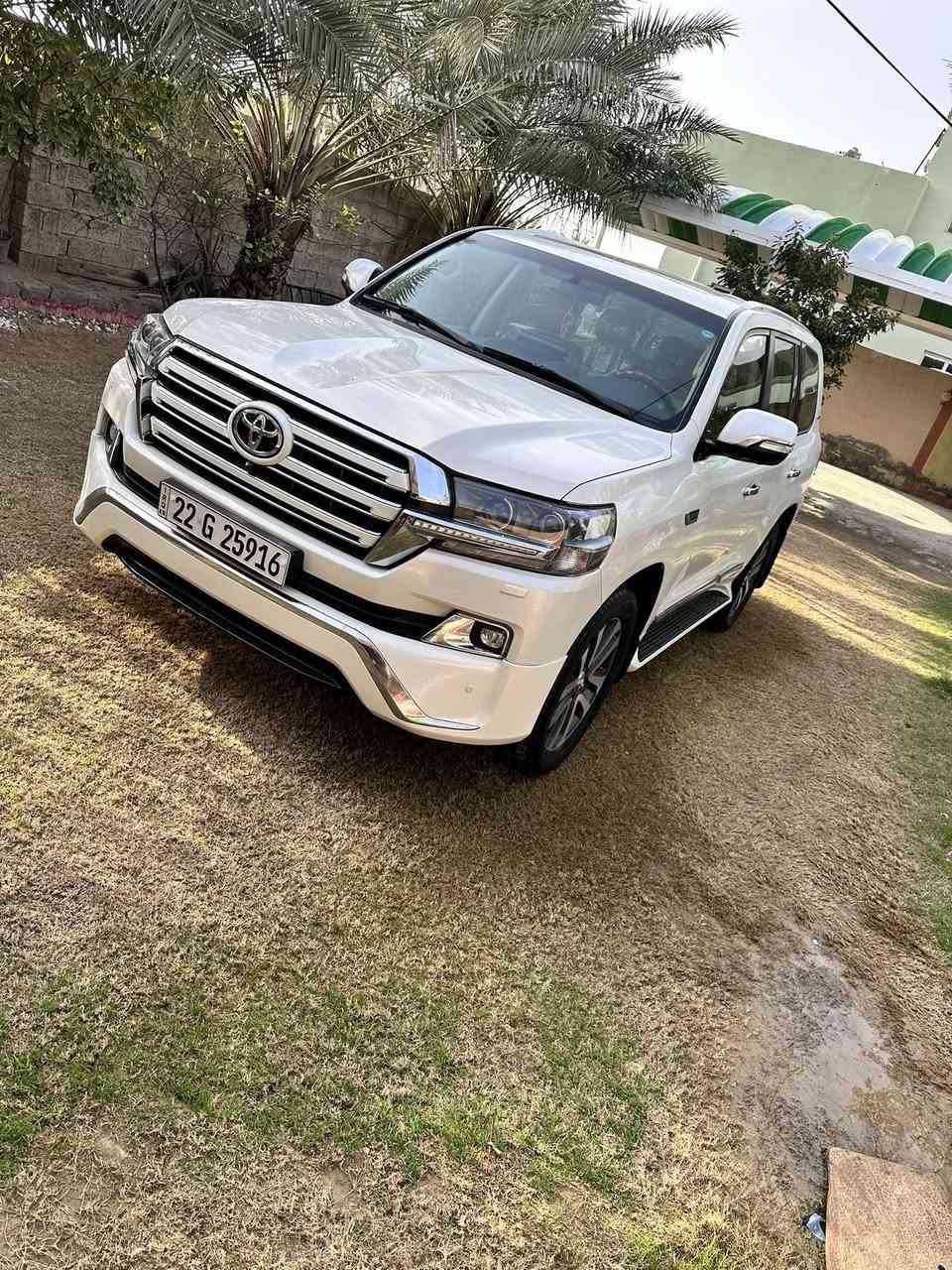 لاندكروز موديل 17  وأيد اديشن مكفوله بدون تبديل بدون حادث سونارات 2 مع المنشور وين يعجبك افحص سياره بلاديه وضع الشركه شرط ماشيه 126 مكينه 8سلندر 
4600 السعر 495 مكان السيارة ديالى المقدادية ***********
