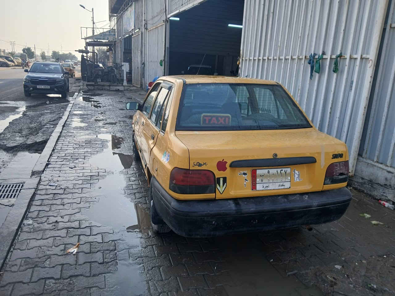 السلام عليكم سايبه للبيع موديل 2011 سنويه ما ساقطه السياره كلش نظيفه رقم بغداد سعر السياره 19 وبيها مجال شيء قليل مكاني بغداد محموديه رقم الهاتف ***********
