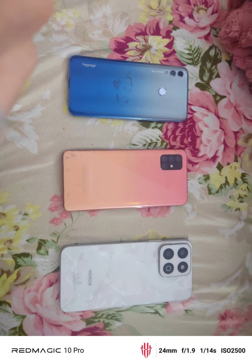 3 هواتف للبيع سعر مناسب توصيل معندي شراي تفضل واتساب ***********
