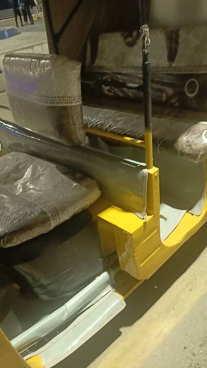 السلام عليكم تكتك للبيع رقم وسنوية واسط بسمي موديل 2018بيهة مكينة 20كشر صبغ عام للجمالية  السعر خمسة ملايين ونص وبيهة مجال قليل مكاني واسط زين القوس ***********
