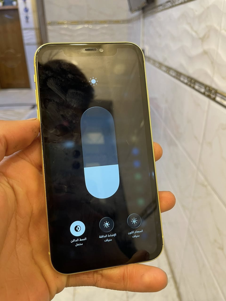 آيفون ١١عادي للبيع جهاز نضيف كلش ماي أي خلل مستبدل فقط شاشه اصليه ٣خيارات وبطاريه ١٠٠ جهاز ماستر شرق اوسط لوك ونضيف كله شغال كامرات صوت سماعات سعره ١٨٠بي مجال بصيط مكاني بغداد الأمين الثانيه ***********
