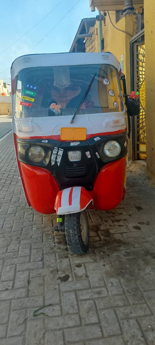 السلام عليكم ورحمة الله عندي تكتك موديل 16 مصبوغة جمالية عام تكتك اوراق تكتك كلشي   شغال عنوني بصره ***********خمسة ميل 3,600
