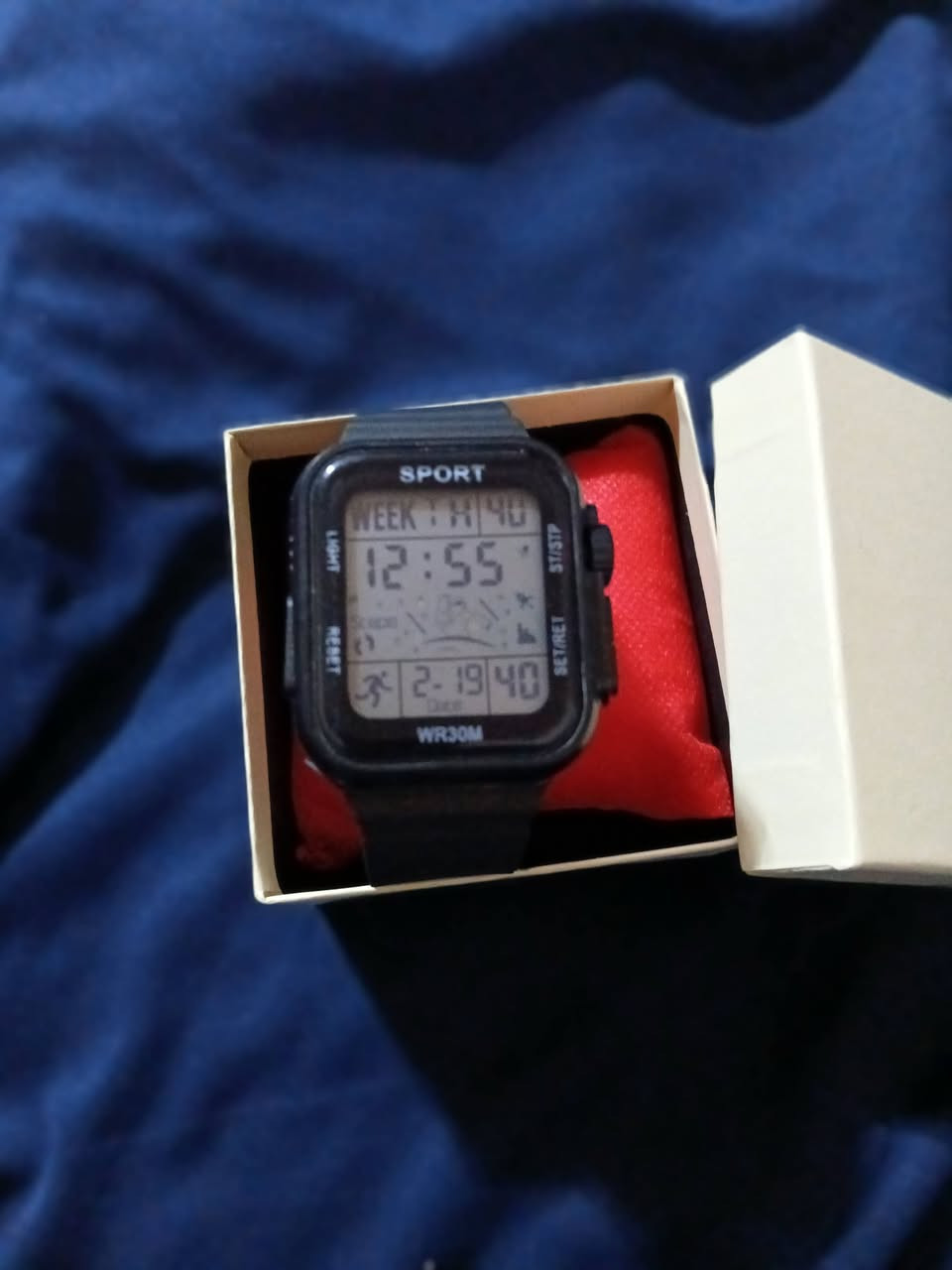 ساعه بهذا سبورت ضد المي باله امزون سعره ٢٠ مع توصيل خاص موجود


**إذا كنت صاحب هذا الإعلان وتريد حذفه لأي سبب، رجاءا أرسل رسالة إلى الدعم الفني**