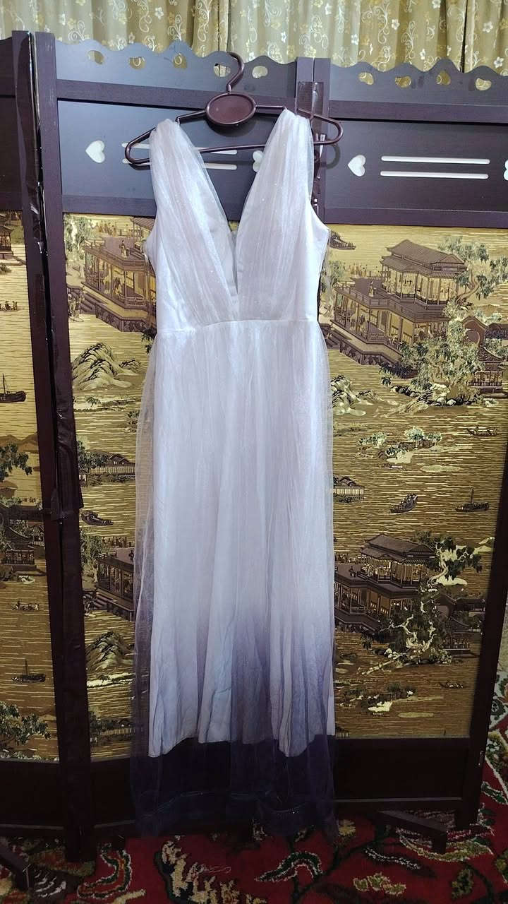 سلام عليكم فستان نلبس في حفله تخرجي فقط سعره البيع ٤٠ الف فقط اخذته ٨٥ والعنوان بغداد الغزاليه  الي تحب تجي تاخذه والي تريد توصيل عندي ٣ الاف


**إذا كنت صاحب هذا الإعلان وتريد حذفه لأي سبب، رجاءا أرسل رسالة إلى الدعم الفني**