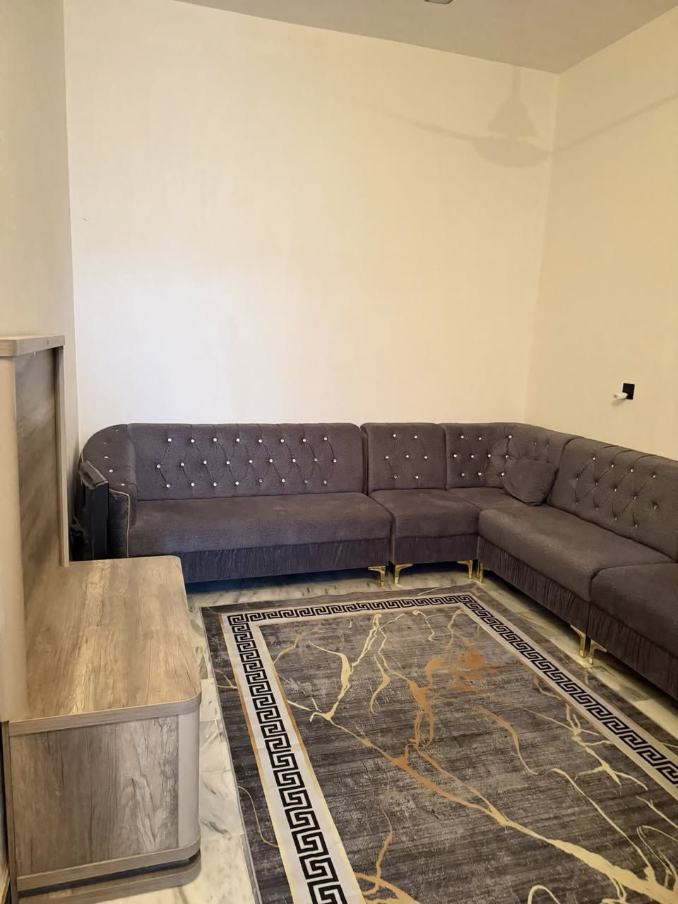 سلام عليكمَ  تخم اخو الجديد استعمال قليل للبيع اريده ب 400 وبيَ مجال ***********
