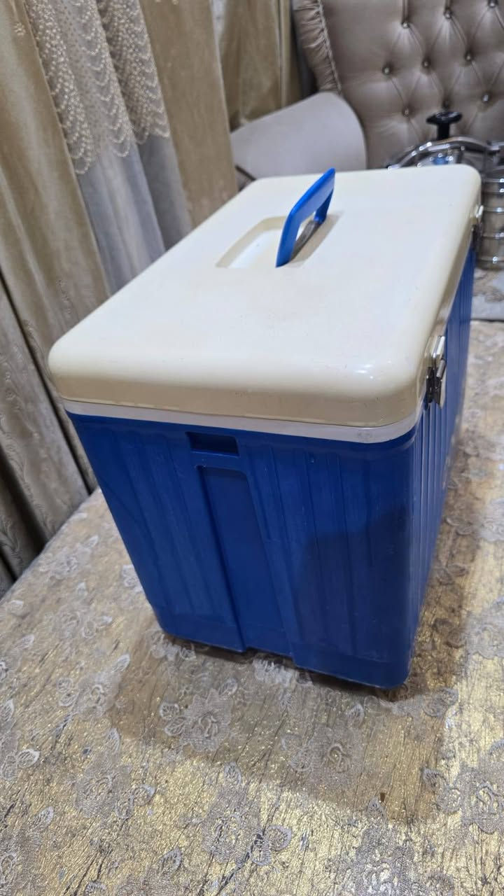 كول بوكس
الحجم الكبير 32
ستيراد المؤسسة 
نظافه تامه 
للاستفسار مراسله الصفحه 
او الاتصال ***********
