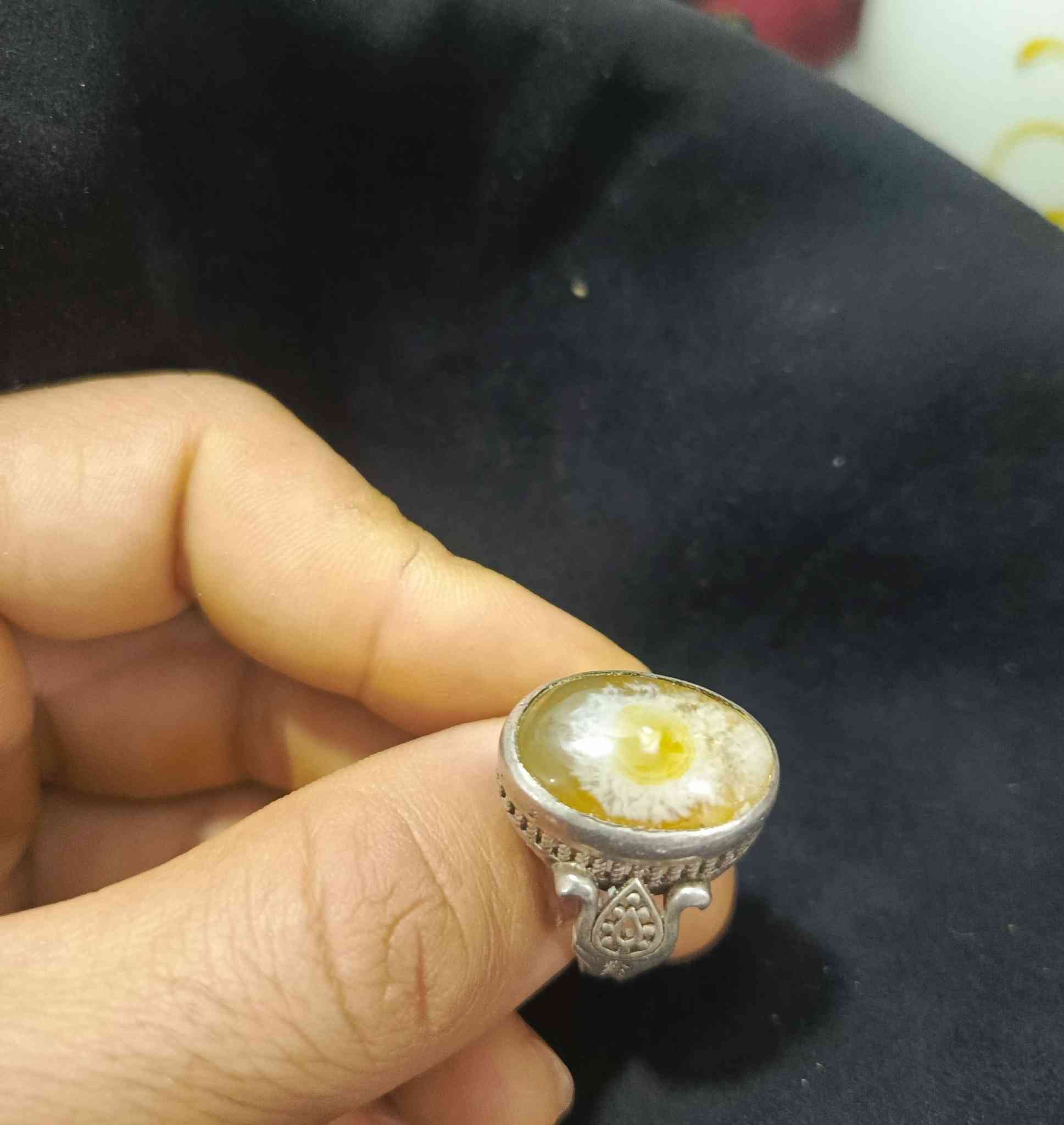 خاتم سليماني اصفر عين مميز وصياغة حلوة للبيع***********
