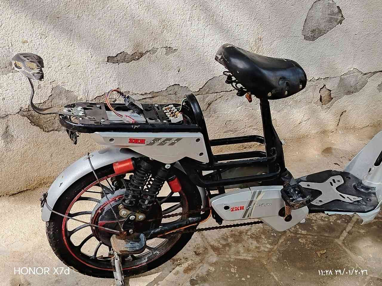 سلام عليكم باسكل شحن للبيع
نقص بطاريات و شاشة باسكل شغال
السعر 100 ألف الاستفسار الاتصال على الرقم
*********** المكان كربلاء الحسينية
