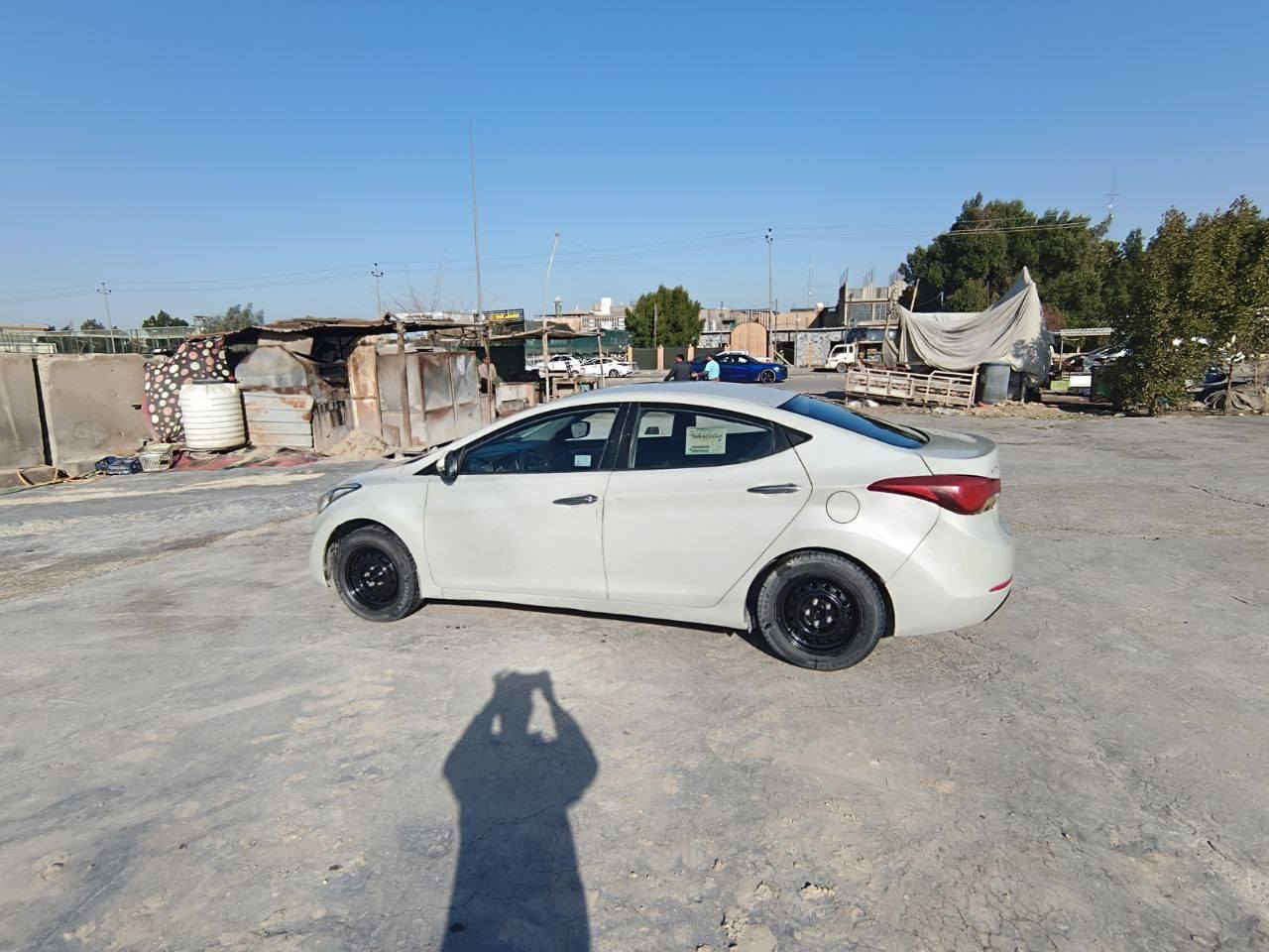 وارد سعودي داخلها اسود نضيف شركه
مديل ١٥ 
مكينه ١٨٠٠ مكفوله من تنقيص
رقم نكليزي نجف 
بيها صبغ حزام عدى القماره جماليه ضررها جاملغ الخلفي وباب سايق فقط
٩٥ وبيها مجال للشرايه 
قطعتين تبريد اربع وياله دسك مثبت سرعه اشاير مري كاعيه جلد 
***********
