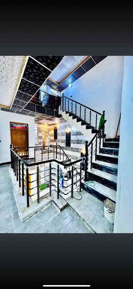 سلام عليكم بيت للبيع  سند حر 
النجف الاشرف حي النداء مجمع بيتي الثاني
بلوك 8 
بيت للبيع المساحه 150م  طابقين عل ساحه🌴
( سعر 150 بي مجال 🥳)
 شارع 15  بصف الركن  قريب عل شارع المجمعات يحتوي عل 4 غرف وصاله عدد 2 وستقبال ومطبخ وصحيات  اساس صب سقف صب البيت جاهز فول
درجه اولى بناء 2025
للاستفسار ***********
