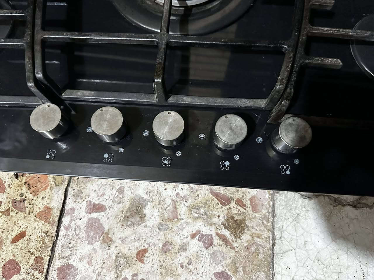 للبيع طباخ  منضدي + مرشحة
شغالات استعمال قليل ماركة ايطالية 
مكاني بغداد شارع فلسطين 
رايدهن ١٥٠ الف 
***********
