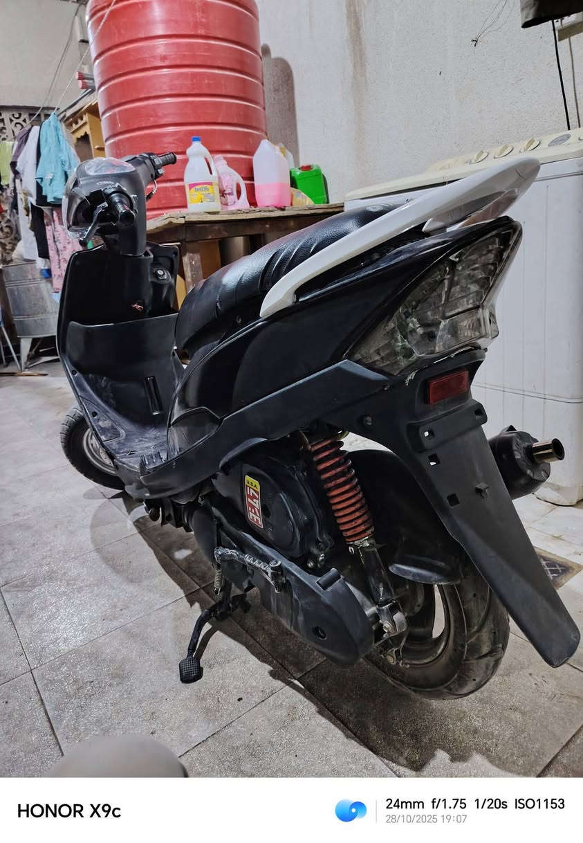 سلام عليكم دراجة ماكس عدله نضيفه شوف العين امدل بيه ولفات فقط والباقي كلشي ابلاد الكهربائيات كله شغاله الدراجه نهضه او معدل او لاتنقيض لا تبخير لا نضوح يعني امفوله العنوان البصره الشعيبه حي المرتضى. السعر 550 بيه مجال. الرقم ***********
