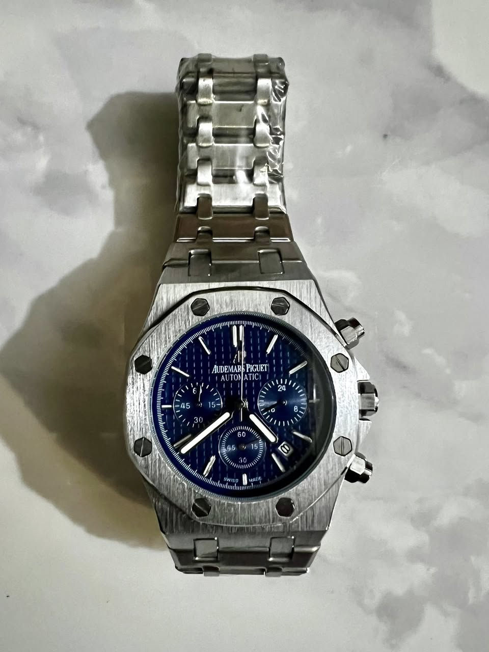 سلام عليكم 
رمضان كريم عليكم وصيامكم مقبول 
ساعة AD ماستر اتوماتيك سناتر شغاله مع لومينوس 
اول تم ٧٥ الف 

***********
