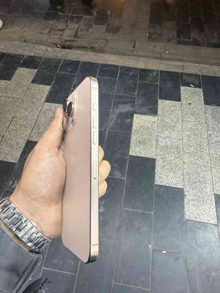 ايفون 16 برو ماكس بطارية 96‎%‎ نضيف جدا السعر 1350 وبي مجال ***********
