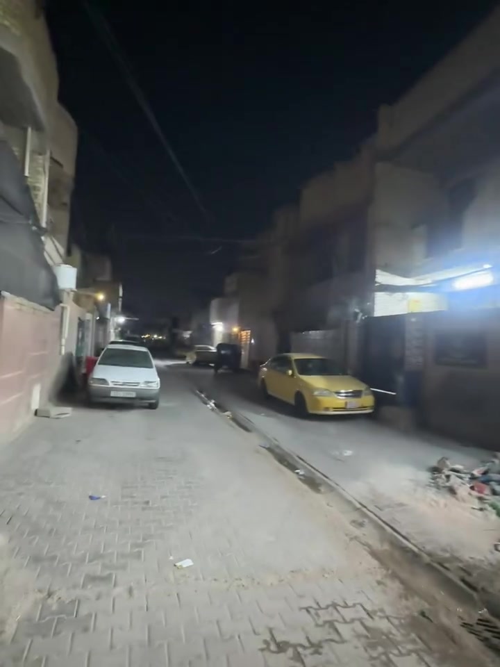 ‏سلام عليكم بيت للبيع الشعله دوان شارع 60
‏المساحة 100 متر طابق يحتوي على أربع غرف نا
‏ بناء طابوق بيت جديد￼***********
