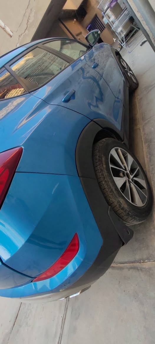 توسان 2018 فول موصافات
مكينه 1600 تيربو 
بانوراما 
شاشه 
كامره دواره 
كشنات تدفئه 
وباقي المواصفات معروفه
السياره بيها قطع صبغ ابيع صبغ عام
السونار موجود بالصور   
السعر 113 
للاستفسار 
***********
