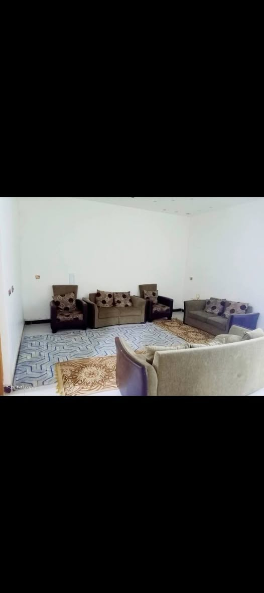 السلام عليكم بيت للبيع العنوان بغداد المدائن منطقة الجعاره سند 25 مساحة 450 السعر  150 فقط إذا شراي اتصل على الرقم (((***********
