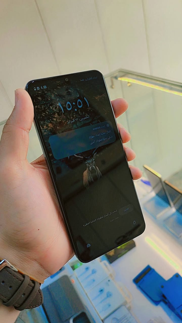 ريلمي C63 الذاكره 128 نظيف استعمال قليل بدون غراض سعره 125 يوجد توصيل ***********
