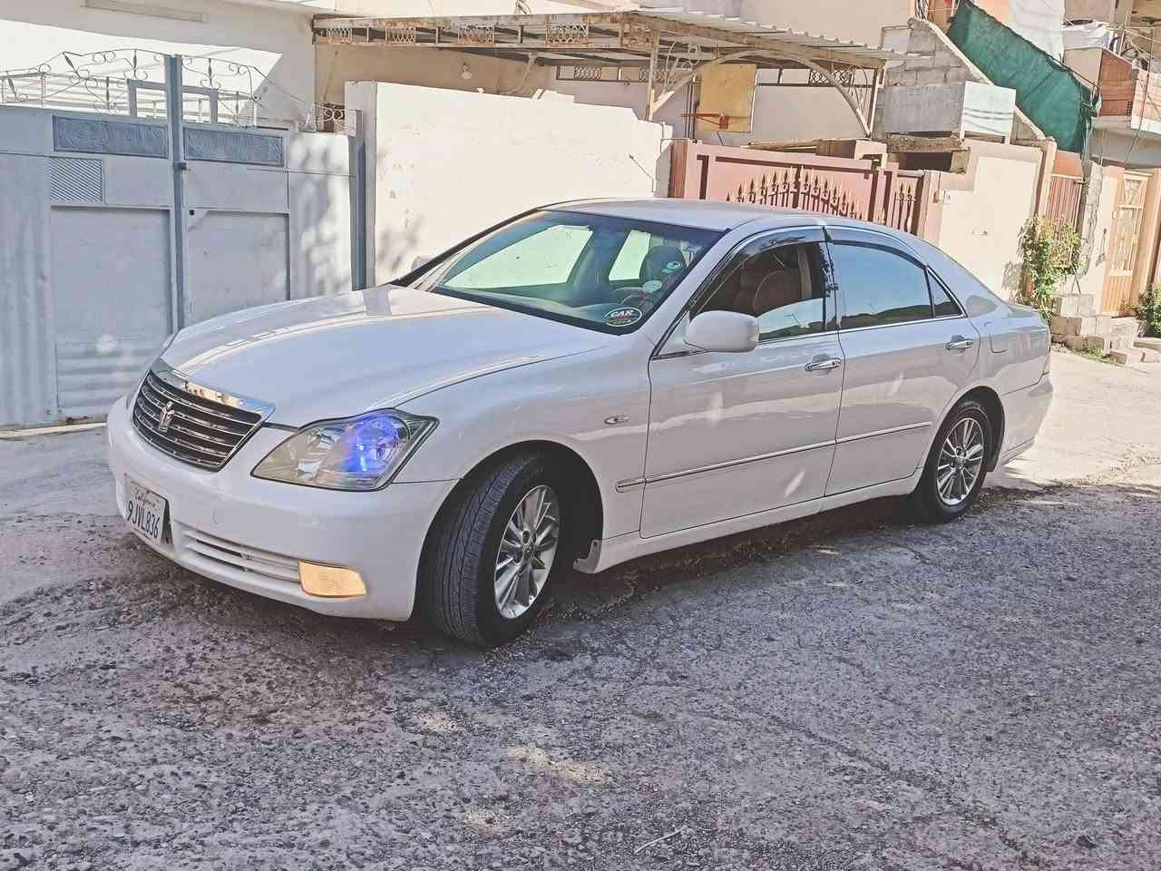 برايان سلام عليكم شاهينة موس موديل 2005 گيرو مةكينة بچوك ئالتونى بازار ناو زةرد بي دوكةل كؤد كراو  3 پارچة ئةوروپا 59 گةلاو مةجاليكى برايانة  لةكةلارم ئادمينى دل ***********
