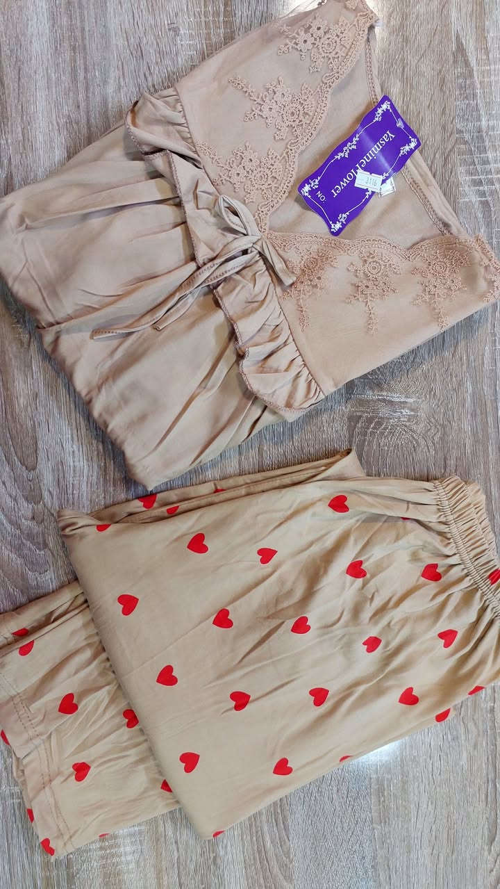 نص درزن اخير فقط ب 42 مع التوصيل حجز خاص🌼


**إذا كنت صاحب هذا الإعلان وتريد حذفه لأي سبب، رجاءا أرسل رسالة إلى الدعم الفني**