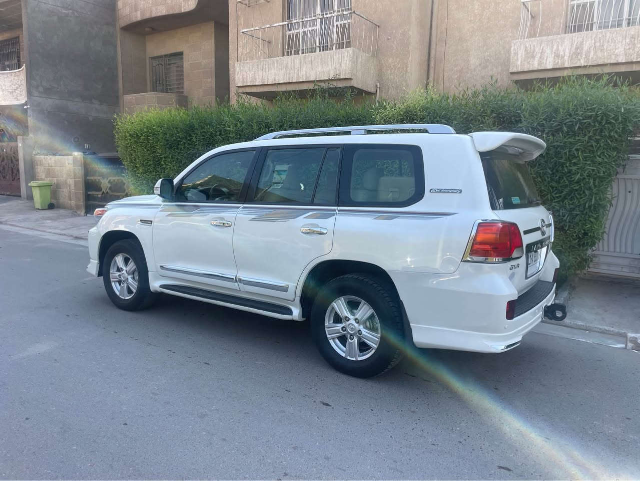 السلام عليكم للبيع فقط 
لاندكروز ستينية ٢٠١١ محدث ١٤ بريم فول مواصفات سيارة كلش نظيفة وجاهزه مابيها اي نقص غرفتها جديدة صدرها جديد ماشيه ٢٠٠ الف سيارة جديدة مكفولة من ظربة والصبغ بيها فقط بارد موضح بالسونار مكاني بغداد الاعظمية السعر ٢٨٨ ورقة 
اتصال *********** بغداد, العراق
