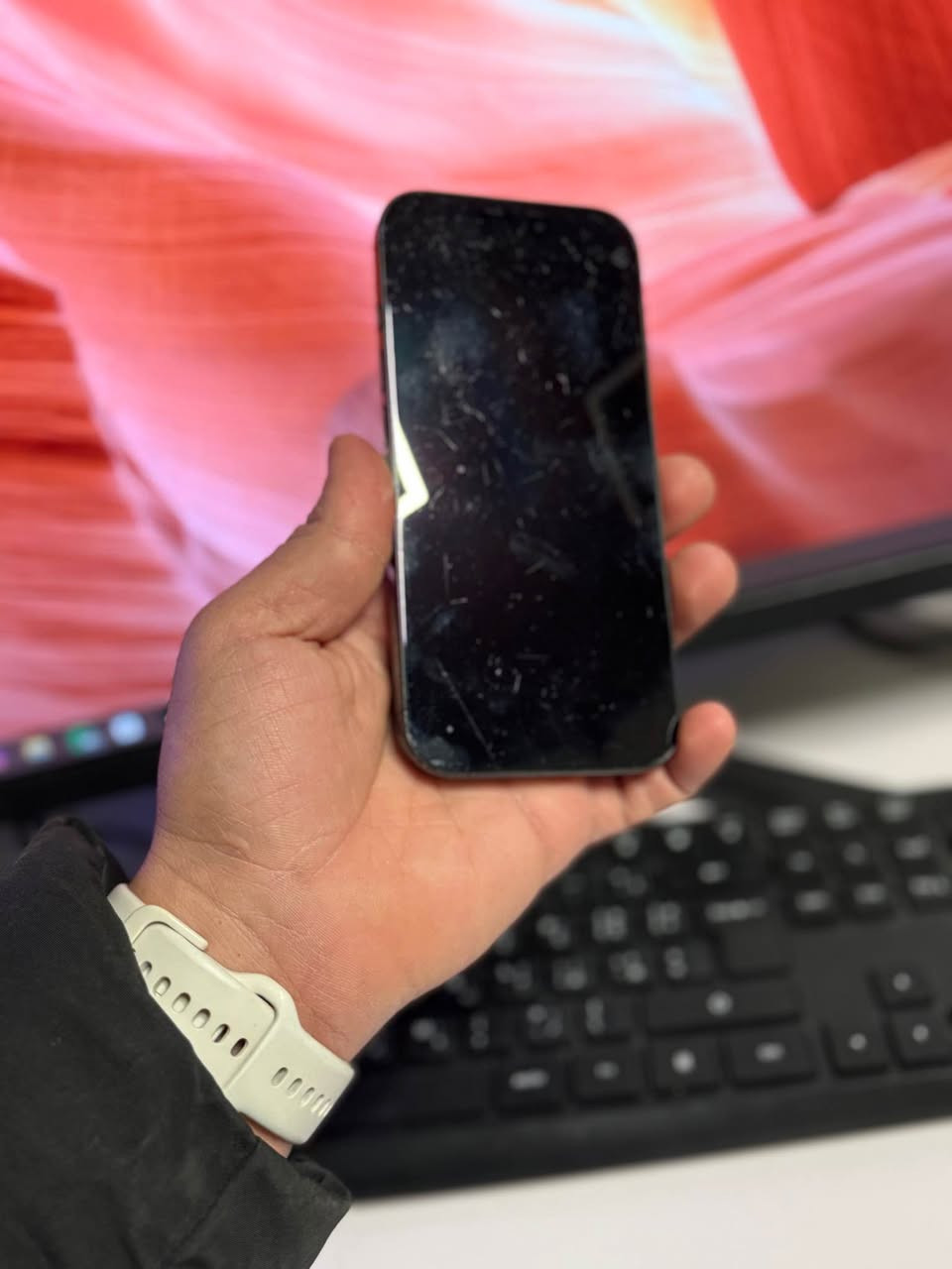 iphone 16 Pro 128
battery: 🔋 99%

وردەی شاشەی هەیە
640$

*********** السليمانية, العراق
