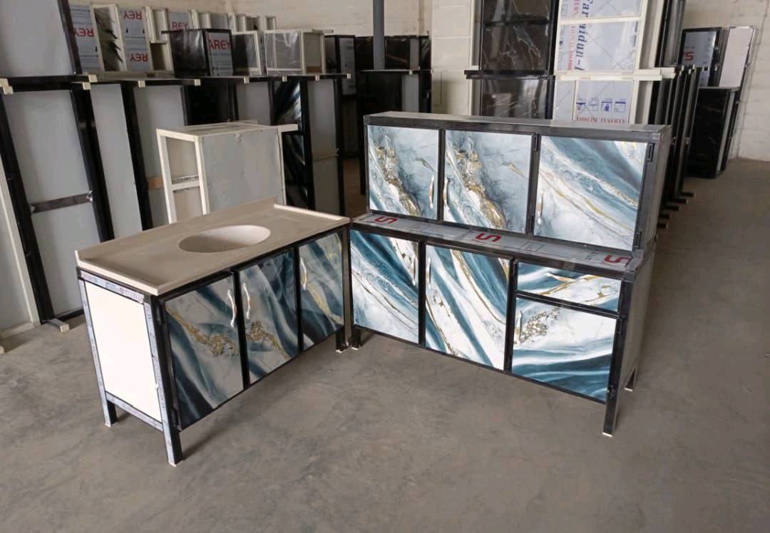 كاونتر مترونص  ارضي.وملحق مترونص  

وسنك متر و 20 سم . 



السعر  240

توصيل الجميع محافظات العراق 

الاحجز والاستفسار راسلو الصفحه