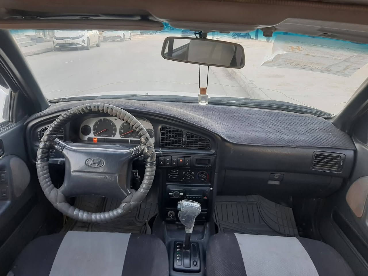 هونداي النترا موديل ٩٤ محرك حجم ١٦ كير ( اوتوماتيك )
( تبريد شغال ) ستيرن بور جامات كهرب قفل مركزي طخم امامي وخلفي نظيف وايرمنية شغالة ( كابون بانزين ) رقم نينوى الماني سنوية عظم جديدة مشروع وطني تحويل بشرط سيارة جاهزة السعر 45  (*********** )اسيا مكان السياره في الحمدانيه نينوى
