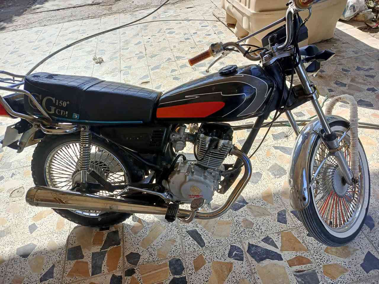 دراجة تايكر مويل 19تحوير 23دراجة نضيفة وخير من الله عيبهة لوحيد بس تبديل بستم وغيرهة ماكو سعر 380 لتواصل ***********
