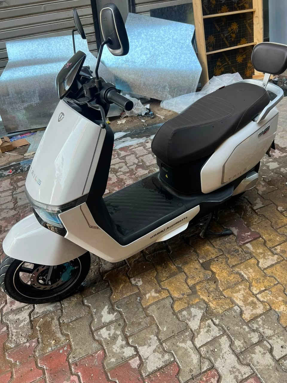 الوحش من شركهTAlLG
البيع دراجه شحن 
6 بطاري كبيرة 
ملف 1500واط 
مسافه 60 كم
السعر 800 وبيه مجال 
مكاني الكرخ

رقم هاتف ***********

