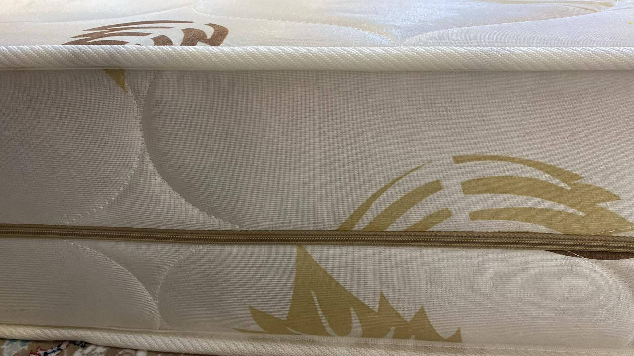 دوشك نفرين جديد ونظيف سحاب تلبيس اسفنج طبقتين طبي السعر 100 الاستفسار على الرقم ***********
