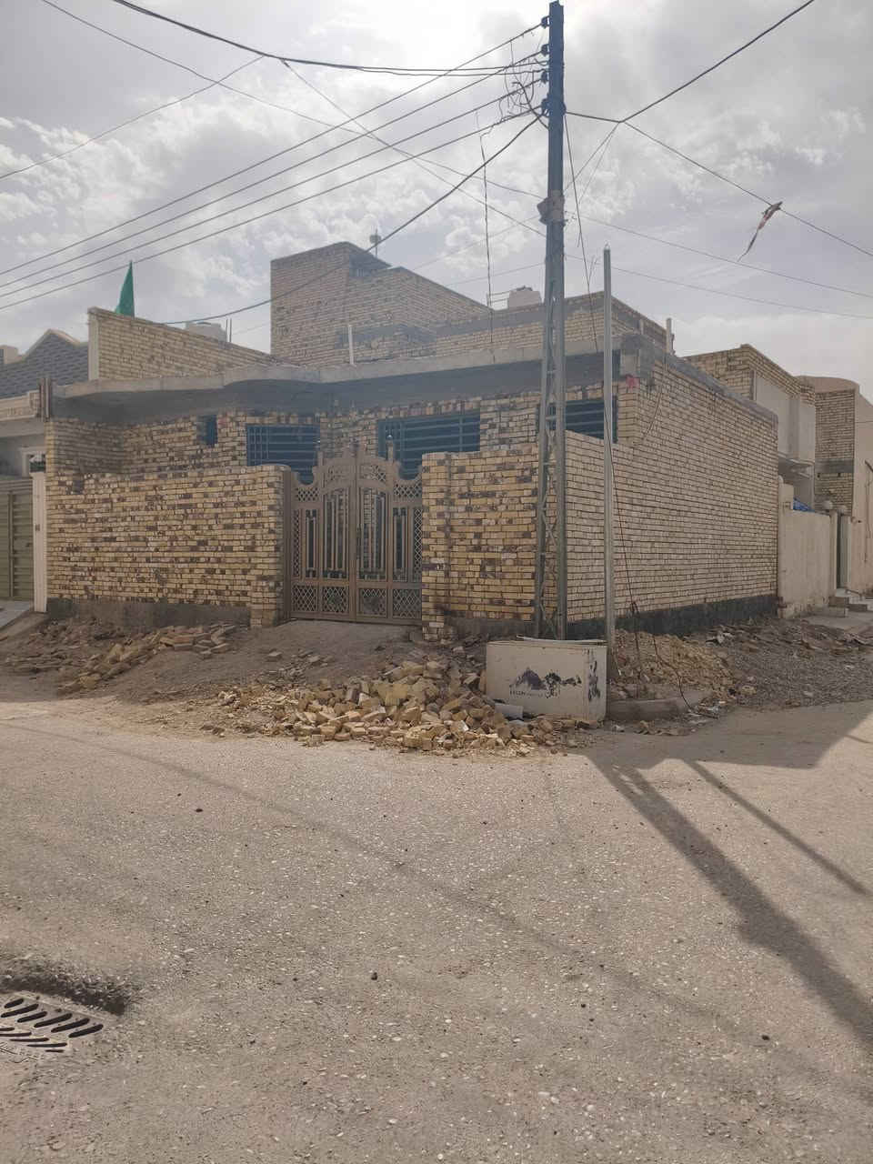 سلام عليكم بيت للبيع 100م هيكل العنوان نهوند الثالثه قرب مدرسه الصول


**إذا كنت صاحب هذا الإعلان وتريد حذفه لأي سبب، رجاءا أرسل رسالة إلى الدعم الفني**