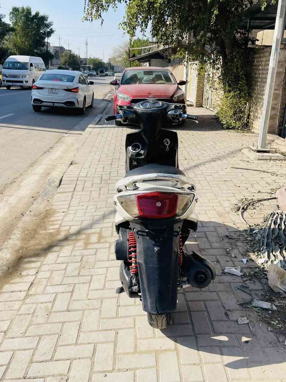 السلام عليكم للبيع دراجه سكنس فحل كابريتر دراجه نكره مكينه بلاديه خرسه كهربائيات شغاله  دشبول هورن اشاير لايت زنون أوراق منفيس ومكاتبه معرض واكاتبك السعر 575بيها مجال مكاني بغداد الدوره شارع60رقمي ***********
