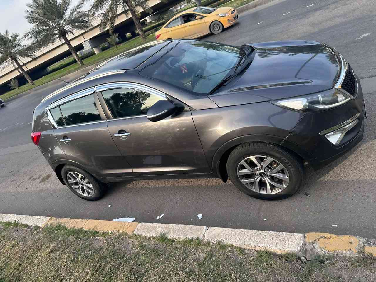 السلام عليكم كيا سبورتاج خليجي 2015 رقم بغداد انكليزي  محرك ٢٠٠٠دوش بانوراما مري شفط تحكم ستيرن بيهة صبغ جاملغ امامي وشي بسيط كلش بهلال الجاملغ الخلفي فقط 
السعر ١٤٢وبيهة مجال بسيط 
للاستفسار الاتصال ***********
بيع او مراوس 
مكان السيارة بغداد الغزالية
