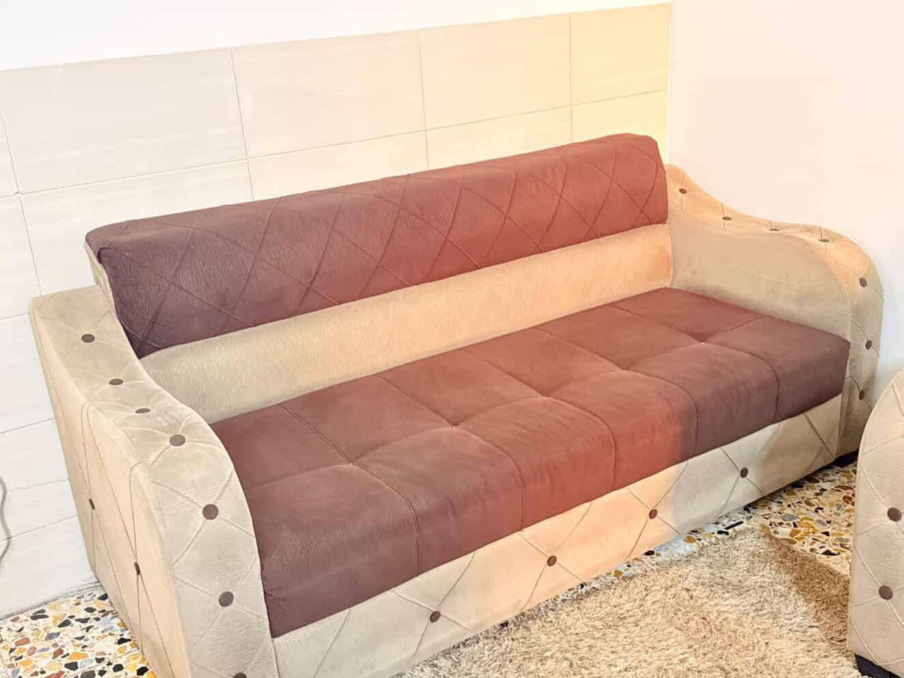 أثاث للبيع للاستفسار على الرقم ***********
