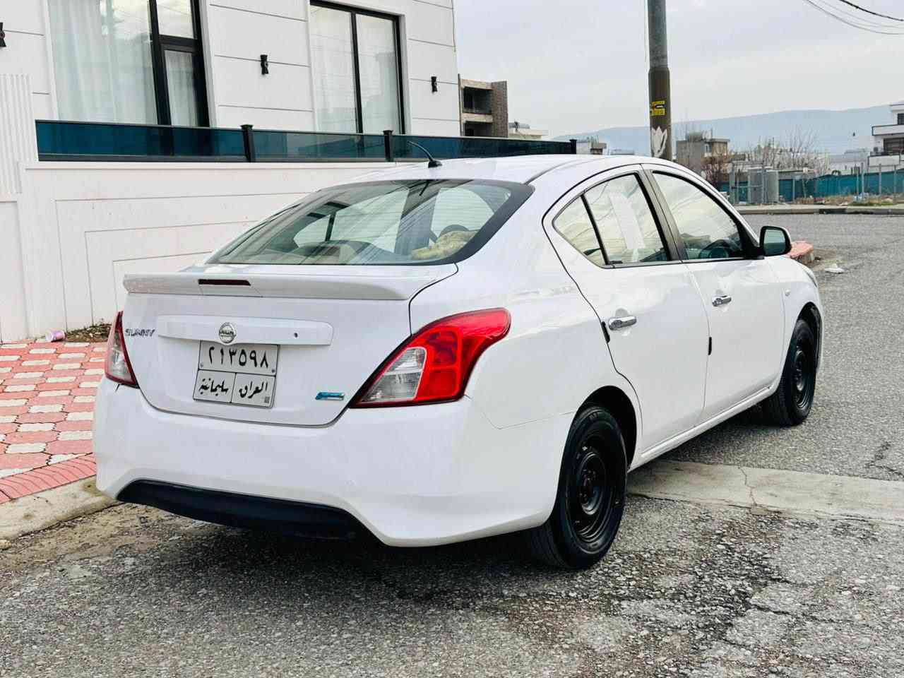 ***********
نيسان صني 2016 محرك وكير وتبريد وصدر كل شرط سيارة جاهزة بدون اي نقص بيها صبغ خمس قطع سونر موجود
***********
بدون دواخل شرط بسمي سيارة شرط تحويل او وكالة 
تحويل مباشر 
السعر 79$
بيها مجال قليل 
عنوان سليمانيه 
*********** السليمانية, العراق
