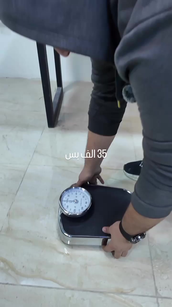 ميزان  ميكانيكي من LIBRONIC

الاستخدامات:

يمكن استخدام الميزان الميكانيكي لقياس وزن الأشخاص في المنازل أو المراكز الصحية.

يُستخدم الميزان الميكانيكي في المحلات لقياس وزن المنتجات

المميزات:

يتميز بدقته في قياس الوزن، مما يجعله موثوقًا في النتائج

يتمتع بتصميم بسيط وسهل الاستخدام، حيث يتم قراءة الوزن بواسطة العقرب

يتم تصنيع الميزان الميكانيكي من مواد عالية الجودة، مما يجعله متينًا وقادرًا على تحمل الاستخدام اليومي لفترة طويلة.

يتيح بعض الموديلات تعديل الصفر أو ضبط العقرب للحصول على قياسات أكثر دقة.

يحتوي على عتلة لتصفير

ضمان لمدة سنة من تاريخ الشراء

ابعاد المنتج

ارتفاع: 12 سم

طول: 33 سم

عرض: 28 سم


**إذا كنت صاحب هذا الإعلان وتريد حذفه لأي سبب، رجاءا أرسل رسالة إلى الدعم الفني**