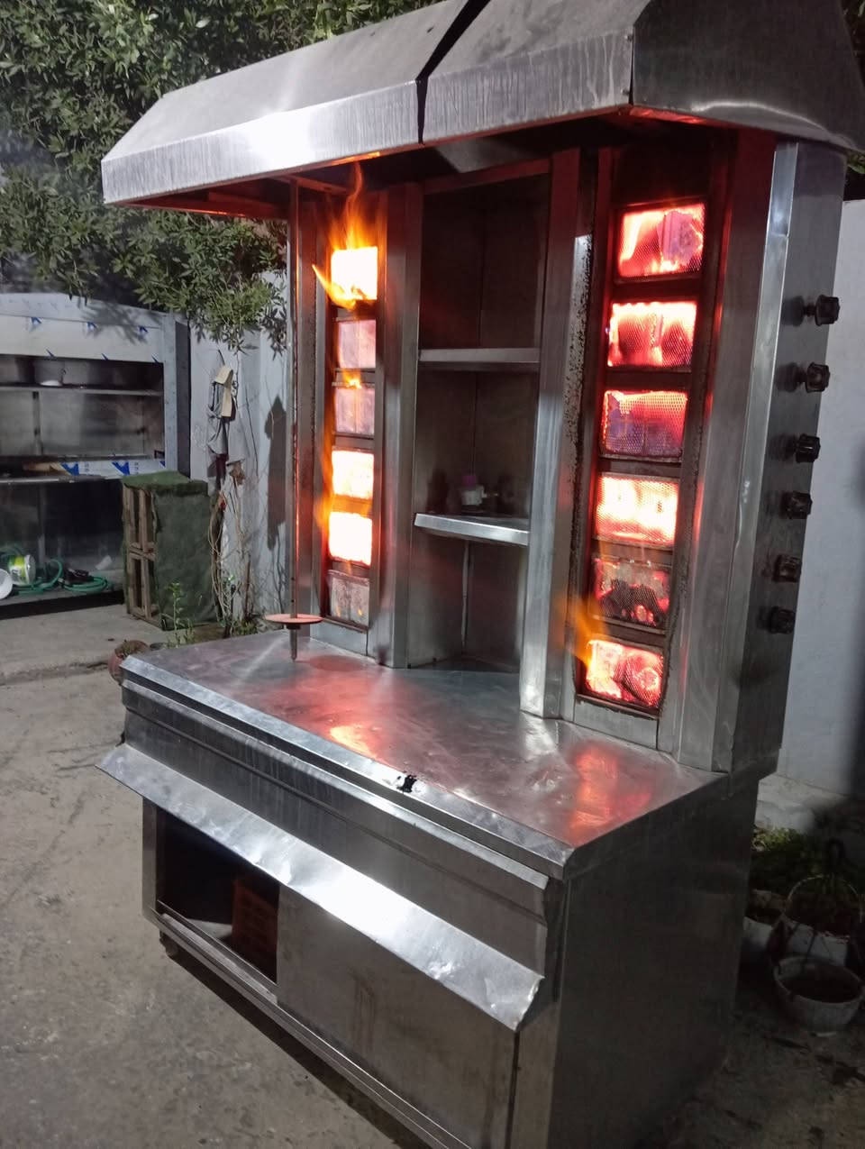 السلام عليكم كربلاء طويريج للبيع شوايه مال شاورما نظافه 90%. ***********. مزدوجه
