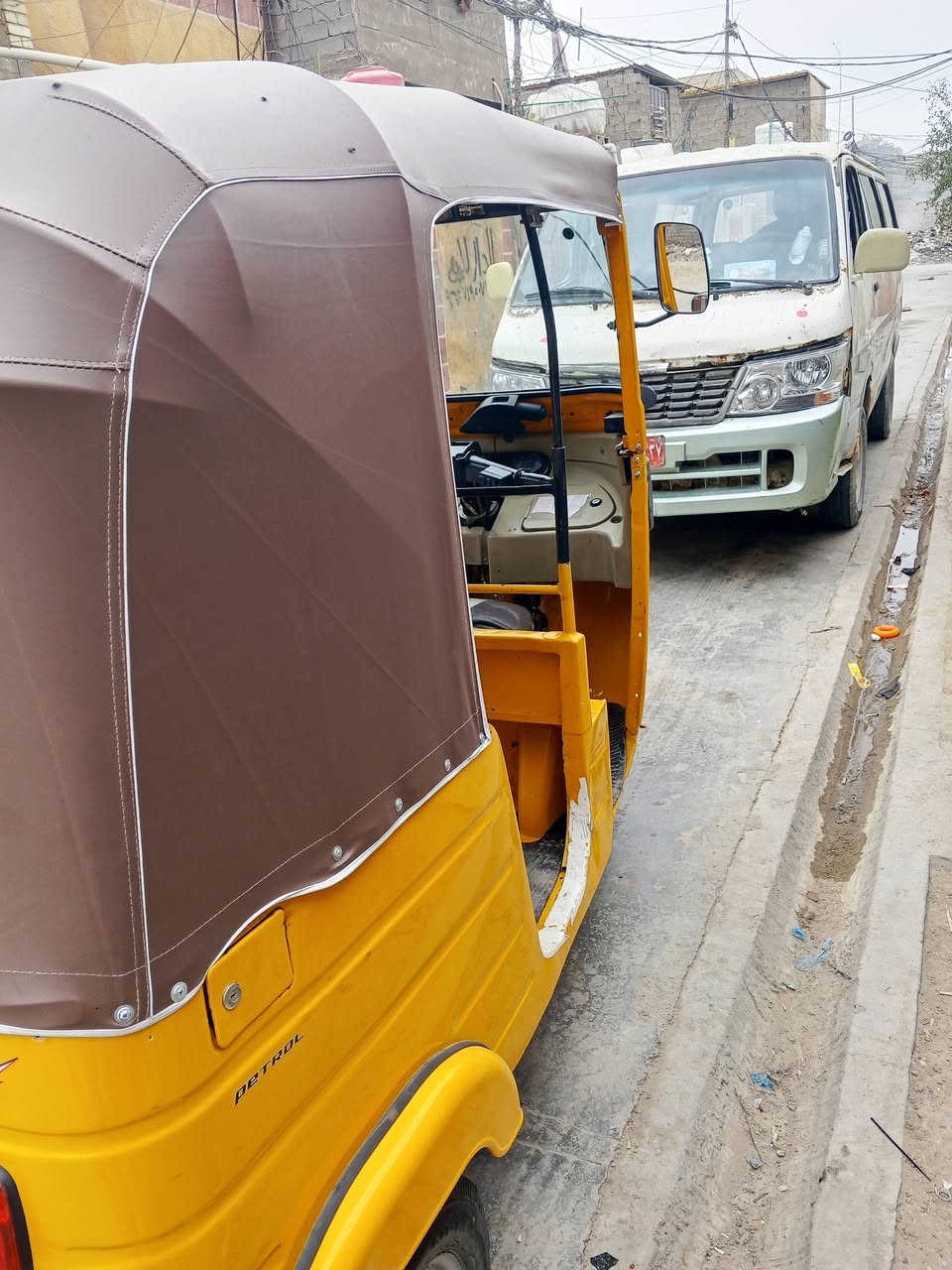 السلام عليكم تكتك موديل 18 نضيفة السعر 6 مملايين و250  رقم انكليزي للاستفسار ***********
