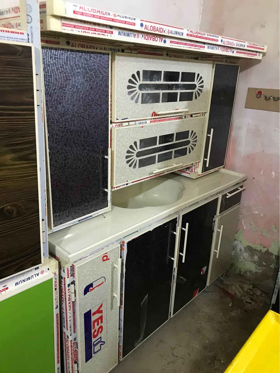 سنك متر ونص مرمر لمعه فول مع الملحق بليت واحد ملم تاج وكلوبات ونرماده حفر ب360 شغل درجه اولى عنوان ناصريه شارع الاخلاص ***********  اللون حسب طلب ناصرية, ذي قار
