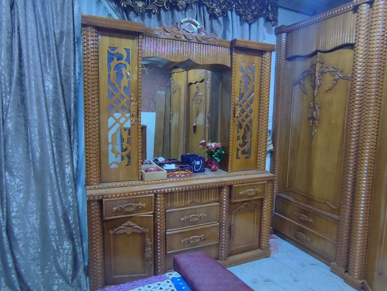 غرفة للبيع 
خشب عراقي ثقيل
السعر مليون و٥٠٠ 
التواصل خاص


**إذا كنت صاحب هذا الإعلان وتريد حذفه لأي سبب، رجاءا أرسل رسالة إلى الدعم الفني**