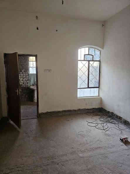 دار هيكل للبيع 🏚دار هيكل للبيع 
🌹على بركة الله🌹
⭕️تسلسل: 1025
🔹العنوان: الفلوجة حي الجولان المنطقة المقابلة لنادي الجولان الرياضي يبعد ١٠٠ م تقريبا عن شارع الثرثار الطريق الحولي الشمالي 
📍طابو صرف سند
📍 شارع: ١٠ م نافذ الى شارع ١٠٠م
📍المساحة بالسند: ٢٤٠ م٢
📍الابعاد: ١٢م ❌ ٢٠م
🔹بناء طابوق ٢٠٠٧

🟡مشيدات الدار للطابق الاول
غرفتين نوم واستقبال وهول وصالة ومطبخ وحمام وصحيات 
🟢مشيدات الطابق الثاني
اربع غرف نوم وصالة 

✅سعر البيع للعقار: ١٤٨ مليون دينار قابل للتفاوض 

🟢مكتب دار السلطان للعقار
العنوان فلوجة الجغيفي الثانية بداية شارع جامع فاطمة
للاستفسار الاتصال على الأرقام التاليه
***********
***********
***********
