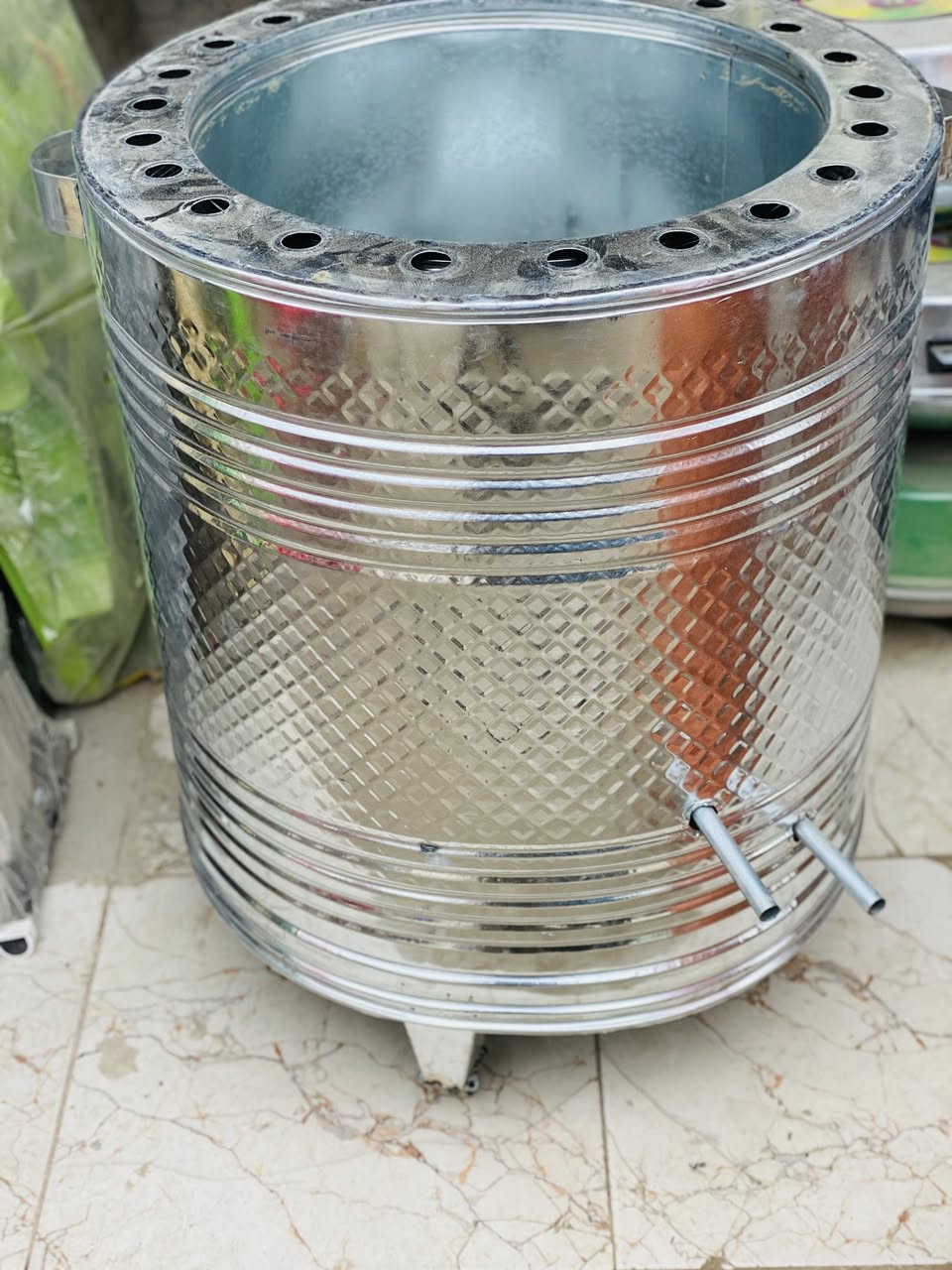 ياالله السلام عليكم وجبة جديدة من التنور الثقيل ابو العازل شبكة +بدون شبكة كبير +وسط تنور بوري كبير +وسط+صغير تنور ارضي تنور كهربائي أفران 

العنوان سوق الحصوه مقابل مجمع تاج العافية الطبي للتواصل والأستفسار ***********
