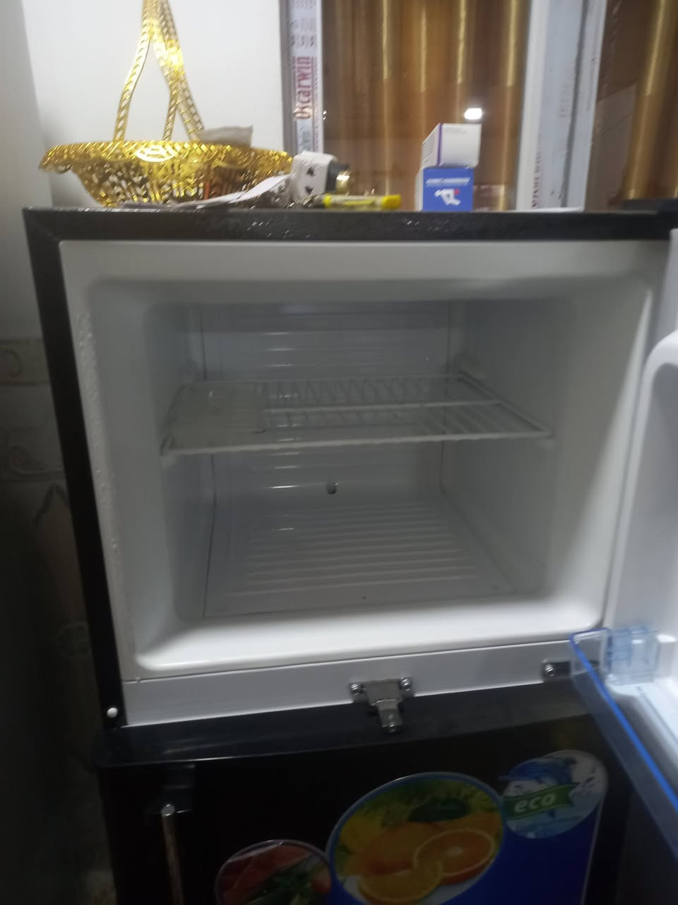 ثلاجه لبيع شراي يخابر ع رقم ***********
