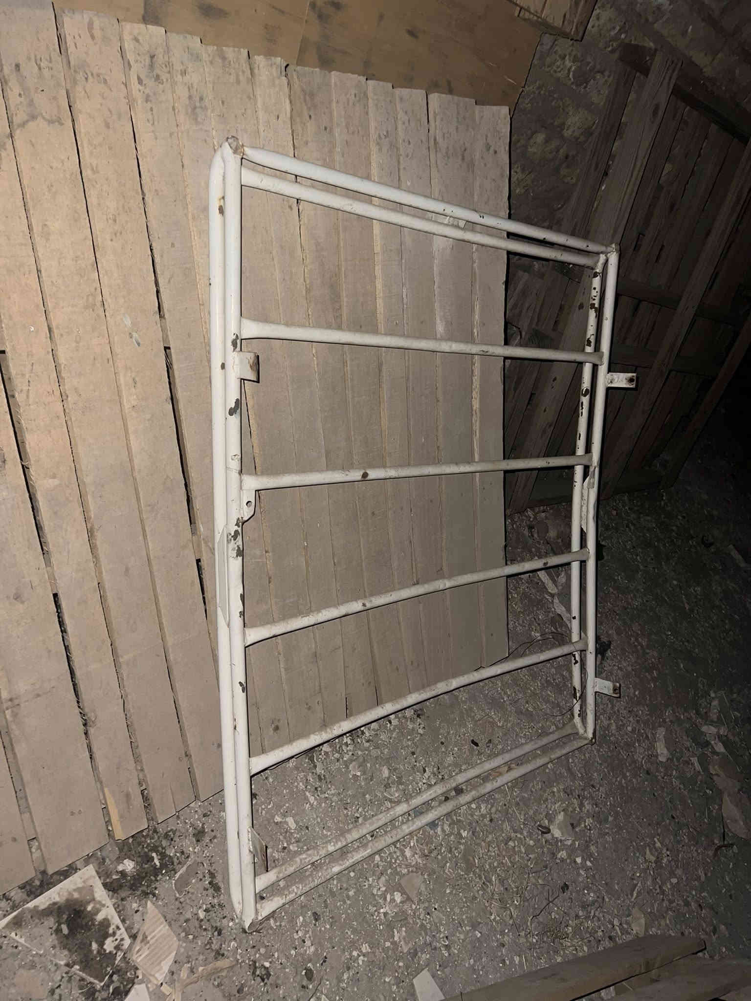 يااالله 
السلام عليكم من رخصه الادمن عندي أغراض مال بيت للبيع والي عجبه شيه ملاحظه كل شي وسعره عنواني بغداد اتصل على الرقم بيك خير وتدلل *********** واتساب متوفر
