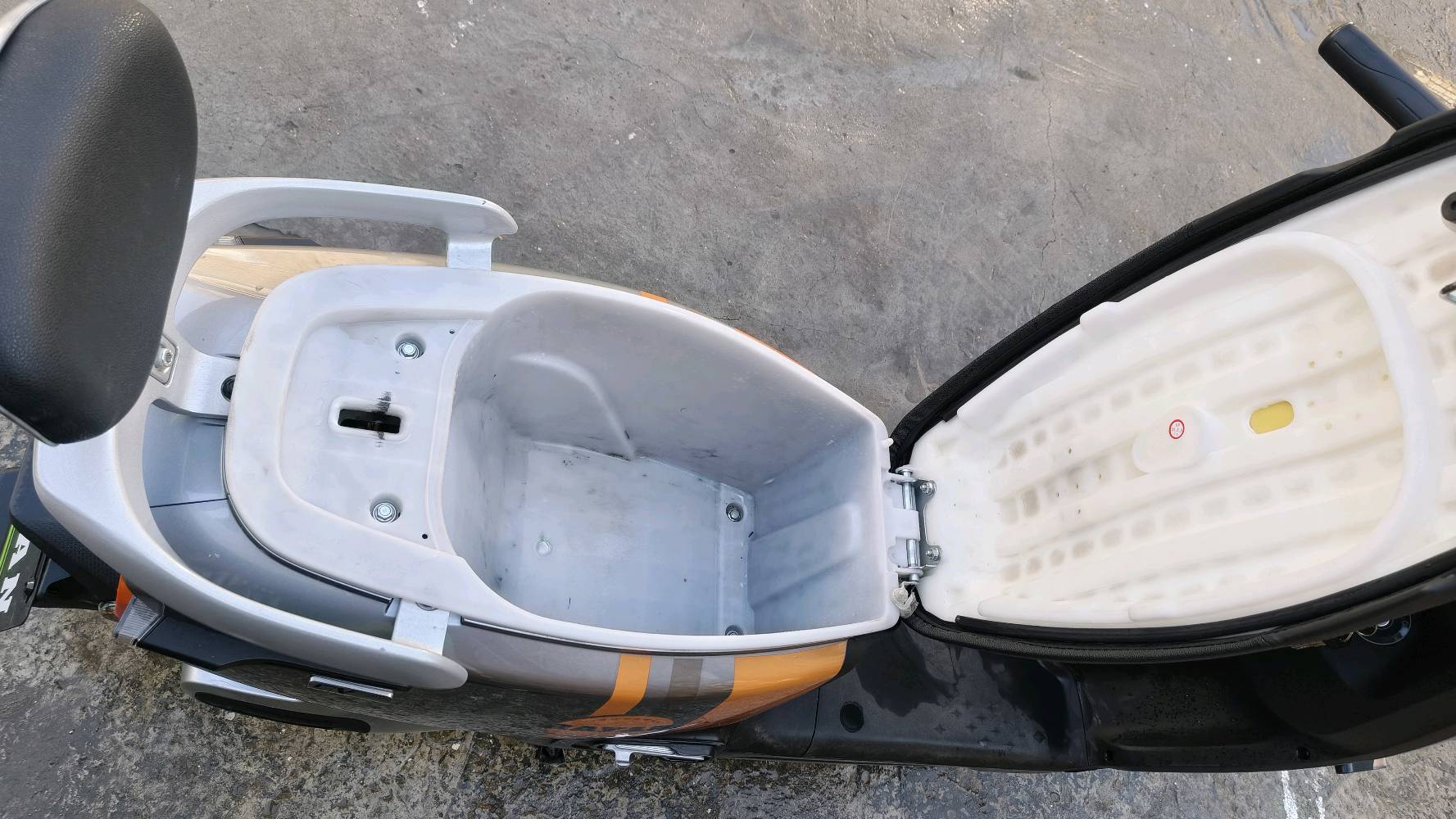 السلام عليكم دراجه شحن ريان ام عيون الاصليه موديل 2025
فول مواصفات بصمتين سويجين نضام البارك 
نضام كاشف الأعطال  دراجه جديده عل فحص 
استخدام قليل دراجه خير من الله العنوان بغداد حي اور الاتصال ***********