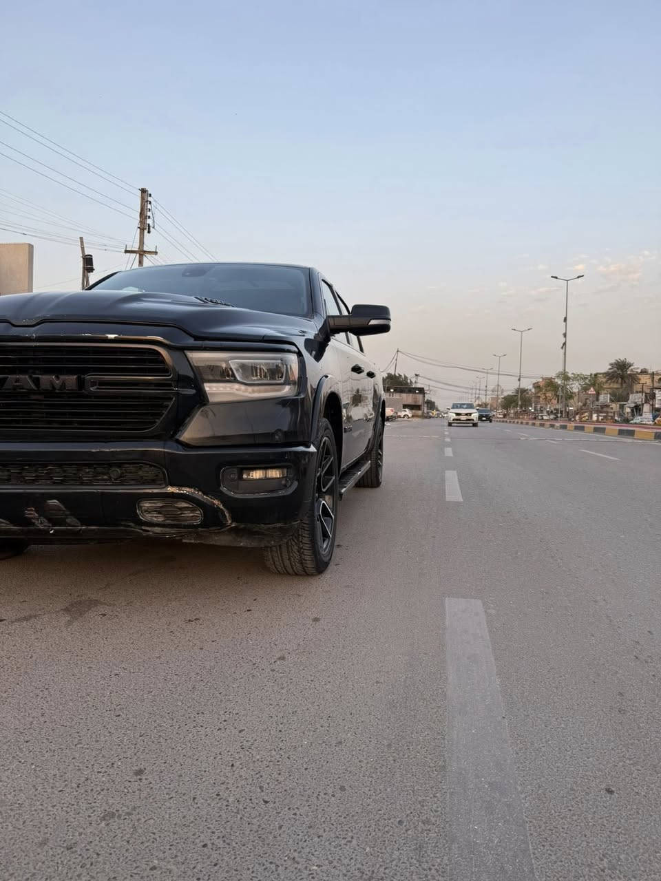 السلام عليكم بيع سريع
رام 2019 لارامي 
فول مواصفات 
فور ويل 
رقم قادسيه 
كفاله عامه عدا بارد بسيط 
ماشيه 160.000k.m
داخله حرق ربع دشبول فقط 
***********
